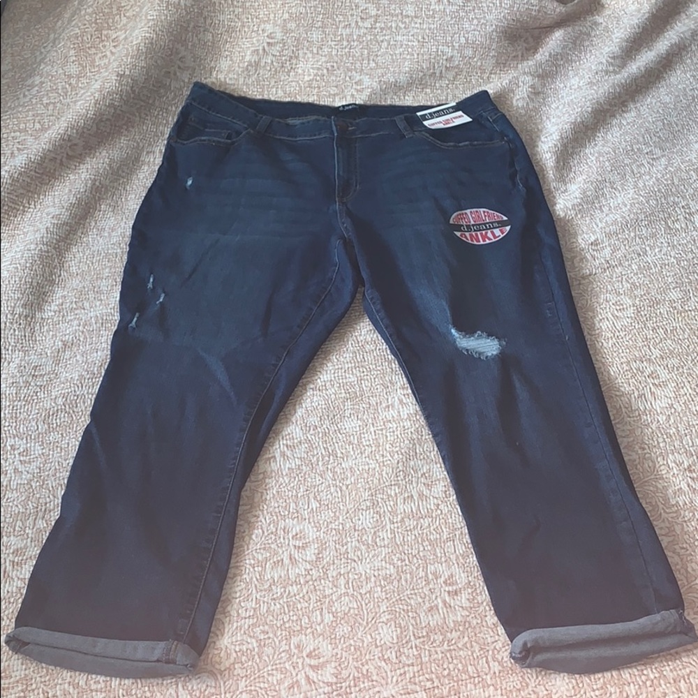 D. Jeans cuffed ankle girlfriend jeans